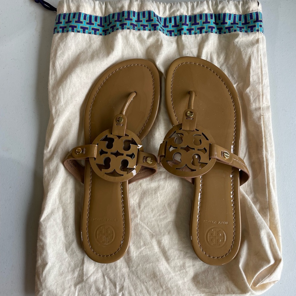 Tory Burch Miller patent Tan Sandals
Worn handful of times